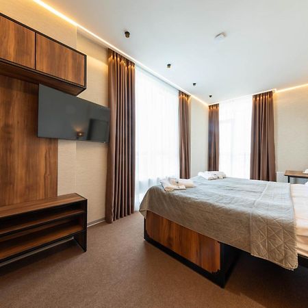 Misto Capsule Hotel Kyiv Exterior foto