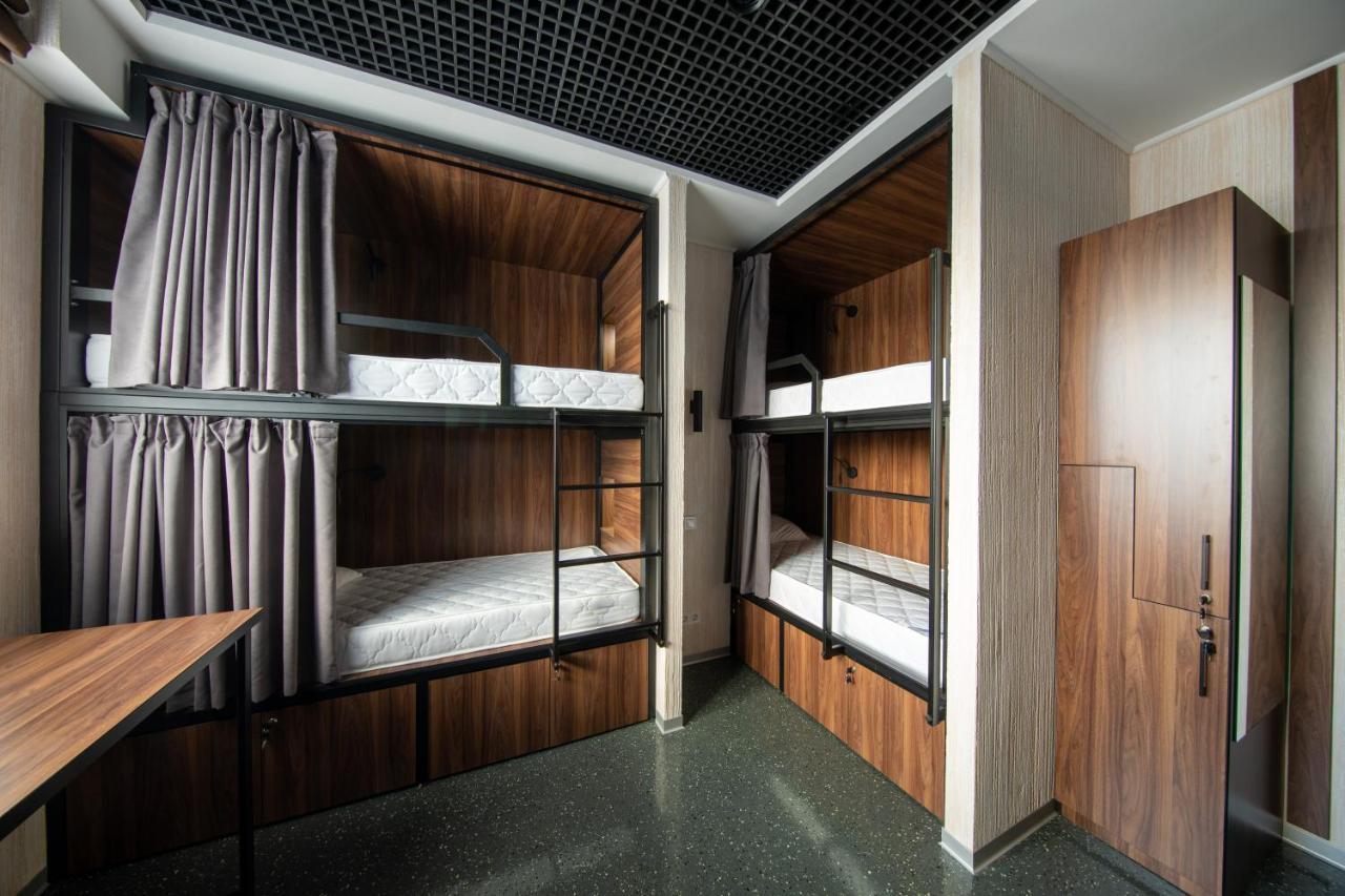 Misto Capsule Hotel Kyiv Exterior foto