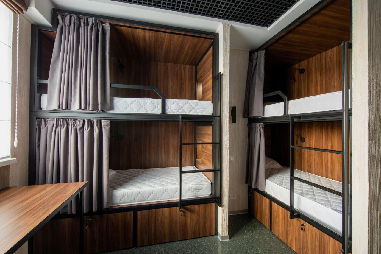 Misto Capsule Hotel Kyiv Exterior foto