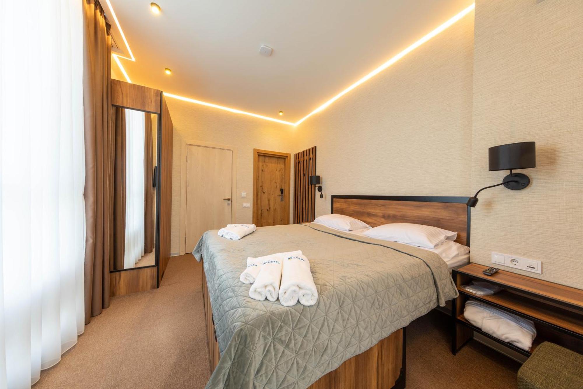 Misto Capsule Hotel Kyiv Exterior foto